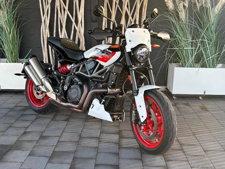 Indian FTR Sport 2023 - White Lightning, Motoren, Motoren | Overige merken, Particulier, Sport, meer dan 35 kW, 2 cilinders, Motorrijbewijs A