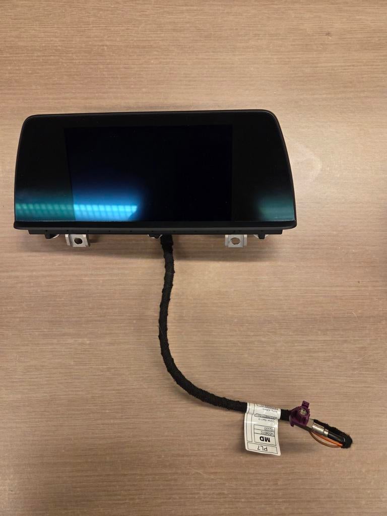 I drive bmw +++, Enlèvement