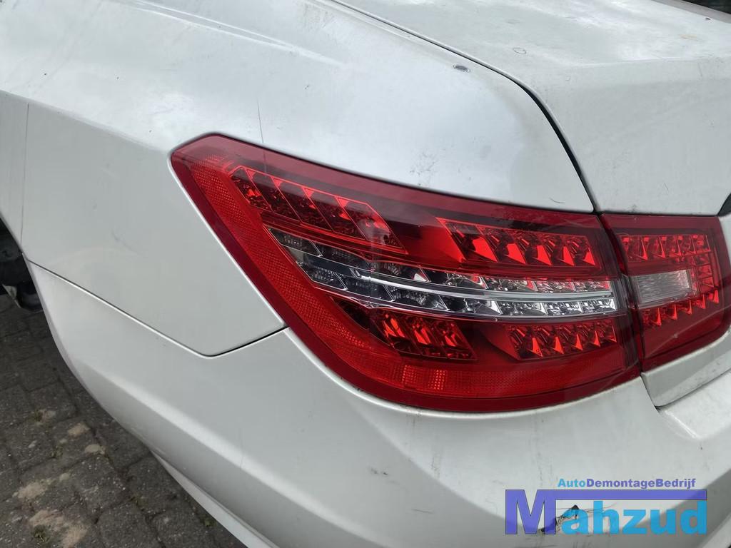 MERCEDES E-klasse Coupe C207 Links Achterlicht set 2009-2016, Gebruikt, Mercedes-Benz AG, Mercedes-Benz, Mercedesstrasse 120
70372  Stuttgart, DE