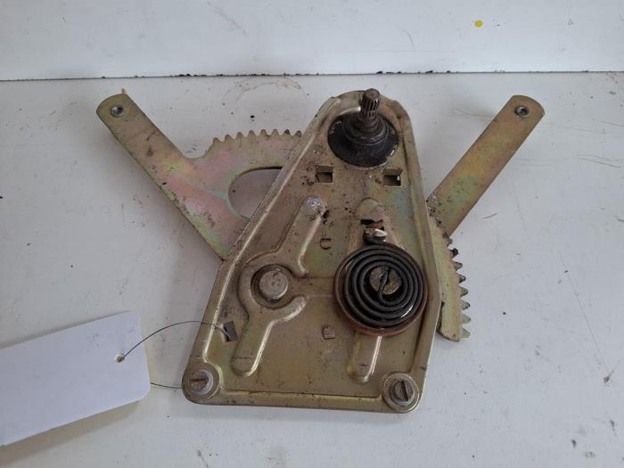 Mécanique vitre 4portes arrière gauche d'un Alfa Romeo Giu, Autos : Pièces & Accessoires, -, 3 mois de garantie, Utilisé, Alfa Romeo