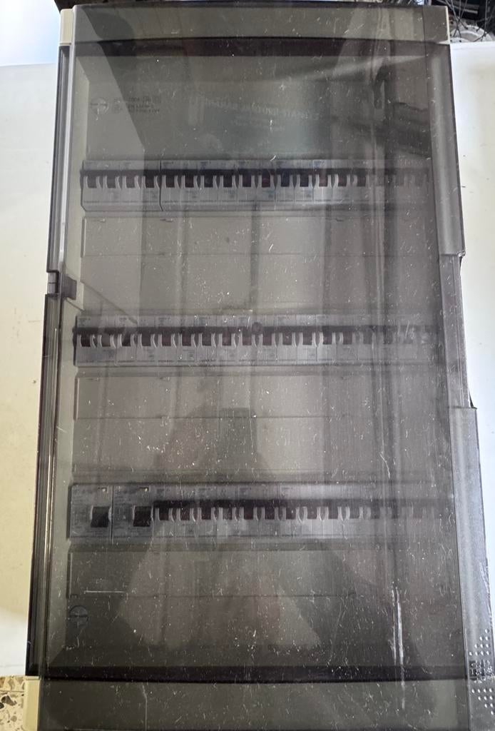 Boîte à fusibles Vynckier, Bricolage & Construction, Électricité & Câbles, Enlèvement, Comme neuf