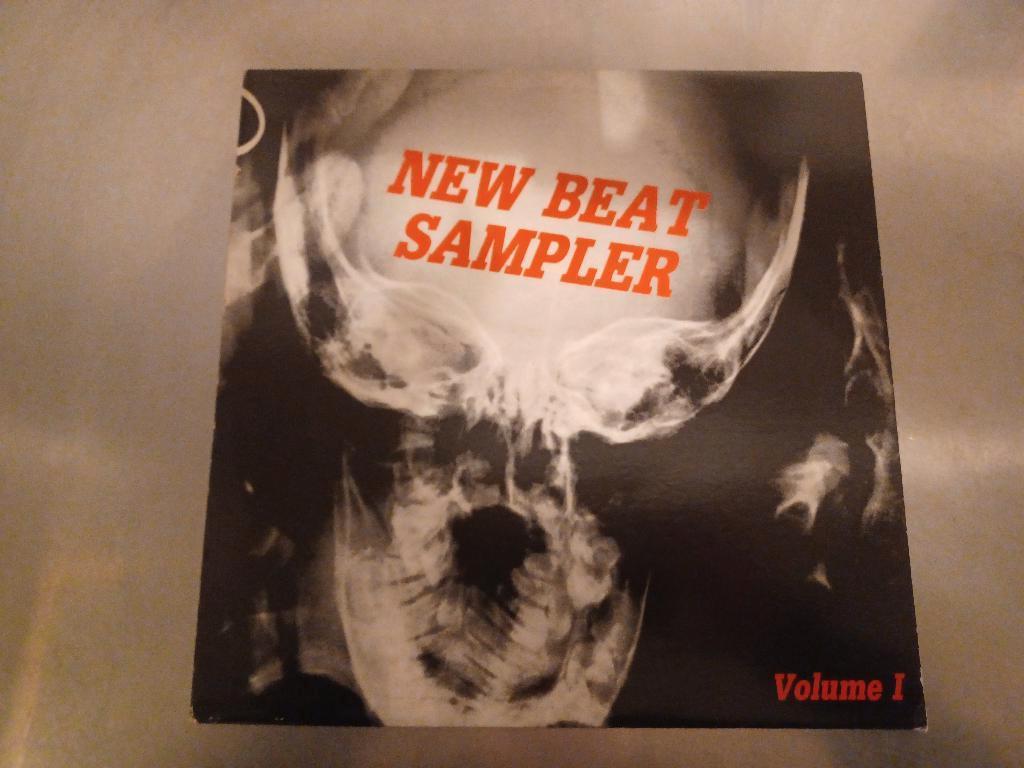 New Beat Lp  New Beat Sampler, CD & DVD, Vinyles | Dance & House, Enlèvement ou Envoi, Utilisé, 12 pouces, Autres genres