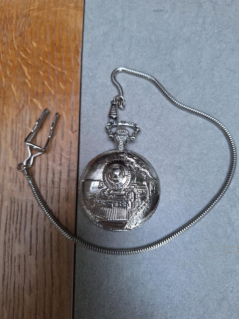 Montre à gousset "trains", Bijoux, Sacs & Beauté, Montres | Anciennes | Antiquités, Enlèvement