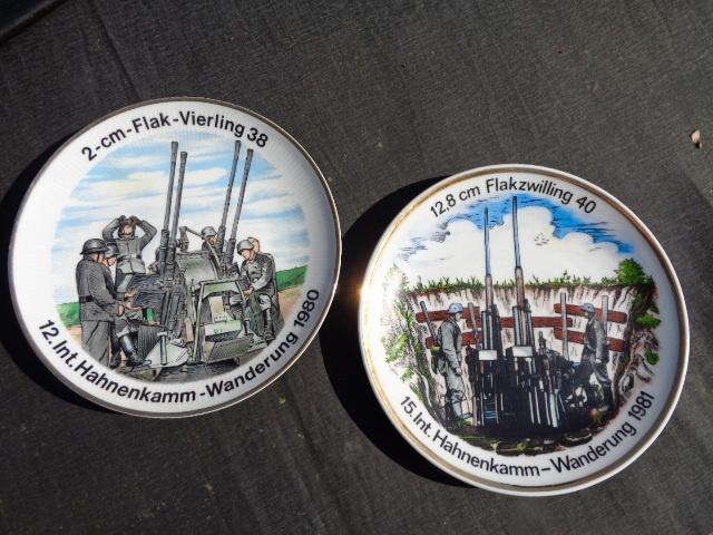 FLAK veteranen , 2 herinnering schotels 1980 / 81, Verzamelen, Militaria | Tweede Wereldoorlog, Luchtmacht, Kunstobject, Ophalen of Verzenden