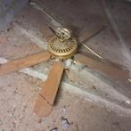 Oude lamp met waairr, Ophalen