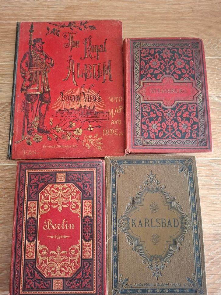 Set 4 oude fotoboeken: London, Strassburg, Berlin, Karlsbad, Antiek en Kunst, Antiek | Boeken en Manuscripten, Ophalen of Verzenden