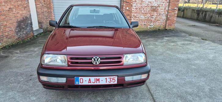 Vw Vento 1.8 essence Oldtimer avec très peu de kilomètres, Autos, Oldtimers & Ancêtres, Particulier, Volkswagen, Essence, Berline