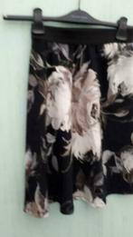 très jolie jupe bleu foncé taille 40 de la marque Punto, Enlèvement