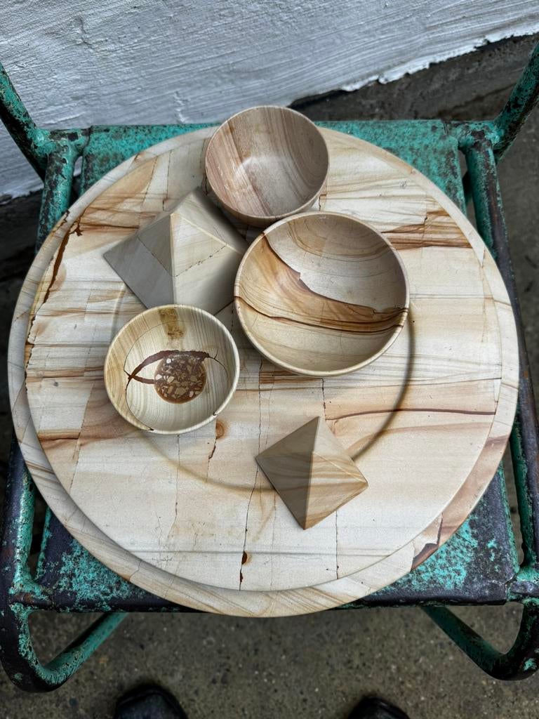 Decoratieve borden en schaatjes. Hout look van van steen, Huis en Inrichting, Woonaccessoires | Schalen en Manden, Zo goed als nieuw