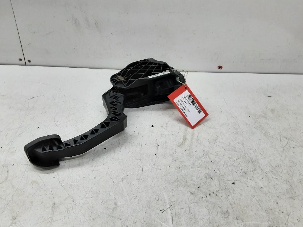 PEDALE D'EMBRAYAGE Volkswagen Golf V (1K1) (1K1721059AE), Volkswagen, Mevr. I. Hauben, Utilisé, Rue de l'Espoir 34 34
4030  GRIVEGNÉE, BE