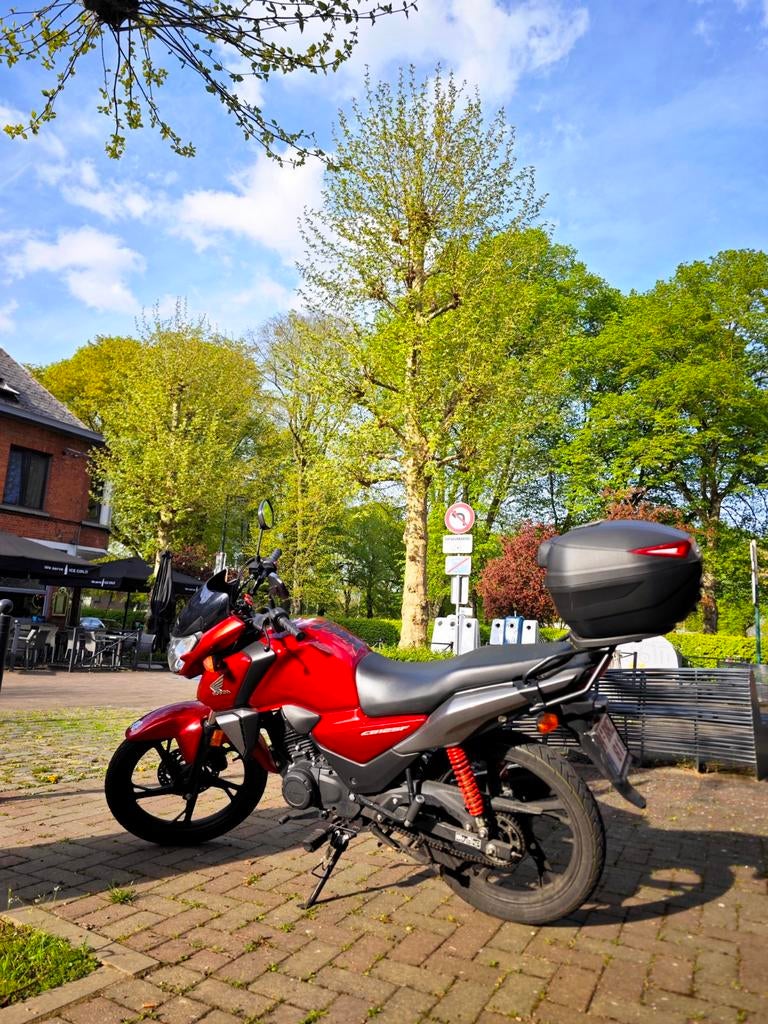 Honda CB125F 2023, Motos, Motos | Honda, Particulier, Naked bike, jusqu'à 11 kW, 1 cylindre, Permis Moto A1 minimum, Éclairage LED