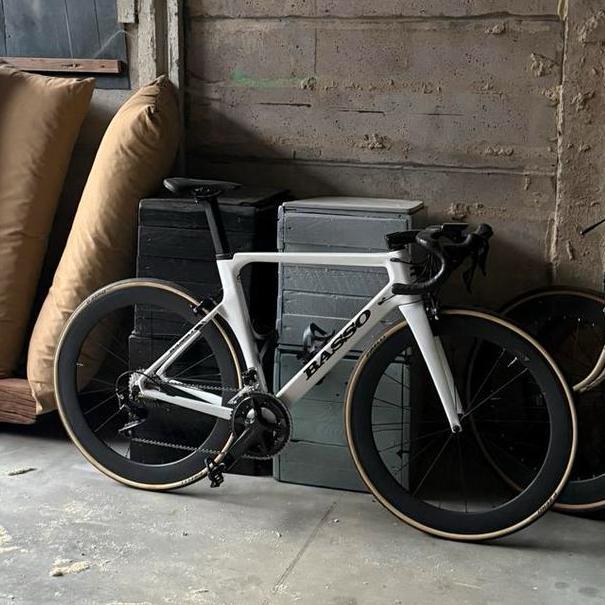 Carbon koersfiets aero 2025, Fietsen en Brommers, Elektrische fietsen, Zo goed als nieuw, Ophalen