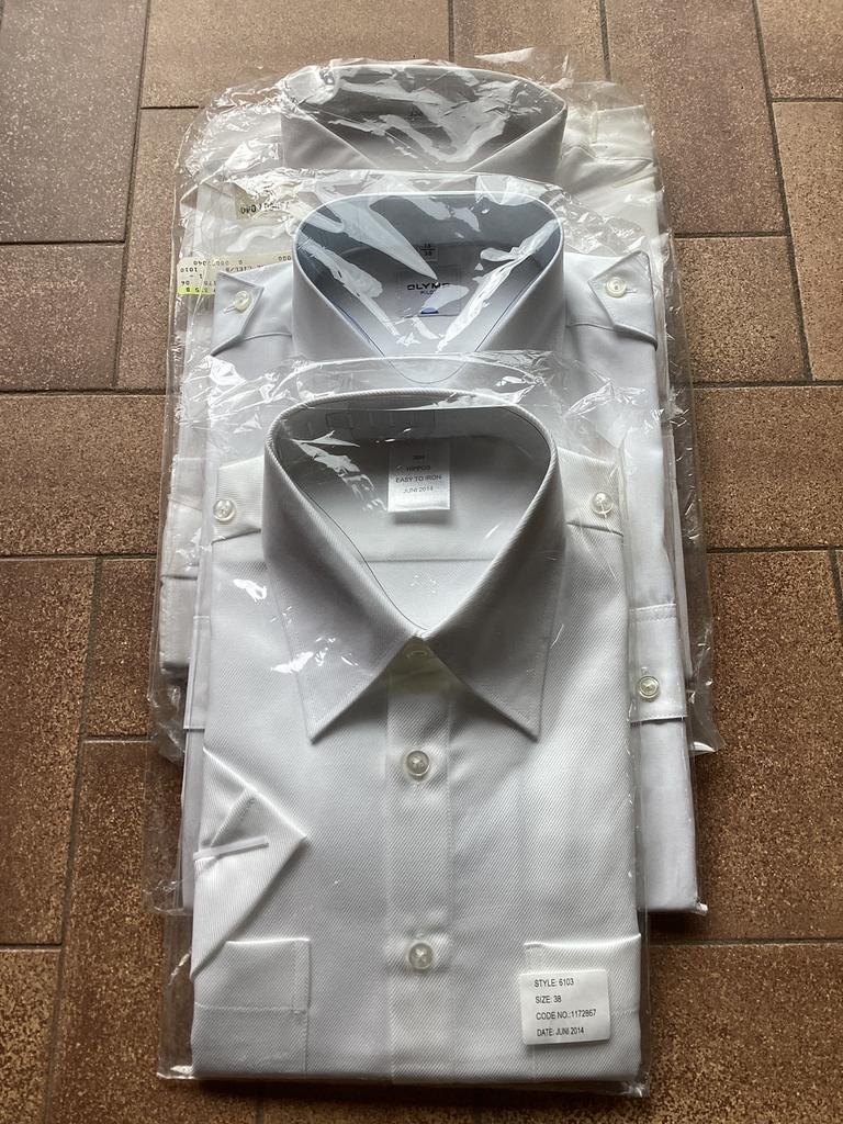 3 chemises blanches pour hommes, t. 39, Vêtements | Hommes, Chemises, Enlèvement