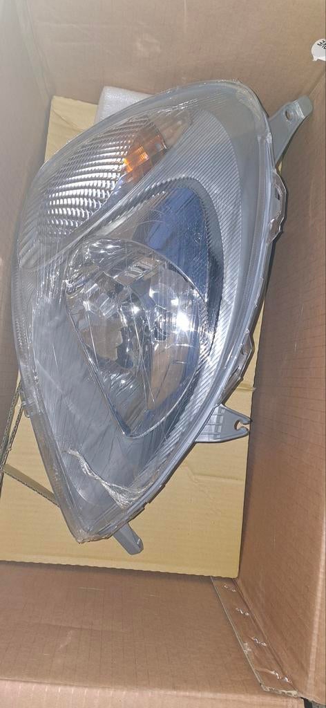 Phare droit toyota yaris ->2005, Autos : Pièces & Accessoires, Enlèvement, Toyota