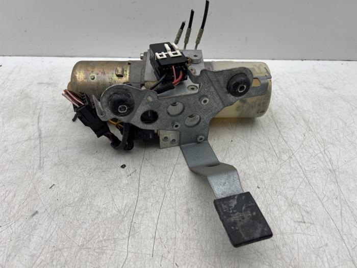 Moteur toit escamotable d'un Mercedes SLK, Autos : Pièces & Accessoires, Électronique & Câbles, Mercedes-Benz, Utilisé, 3 mois de garantie