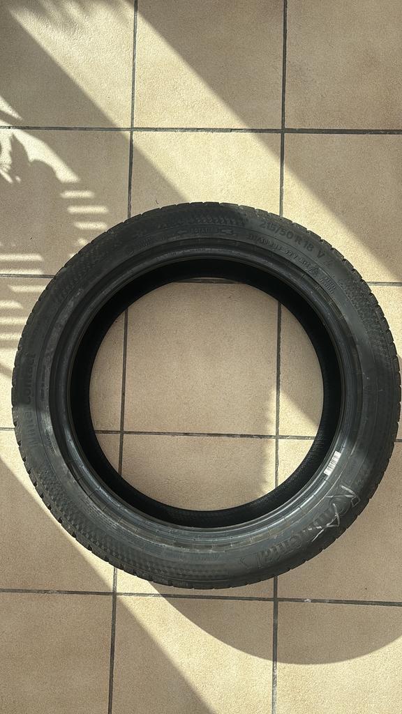 Continental winterband 215/50 R18 – bijna nieuw, Auto-onderdelen, Banden en Velgen, Band(en), Winterbanden, 18 inch, 215 mm, Personenwagen