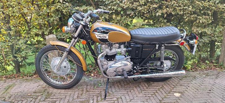 Triumph Bonneville 1971 - ÉTAT NEUF, Motos, Motos | Oldtimers & Ancêtres, Tourisme, 12 à 35 kW, 2 cylindres, Enlèvement
