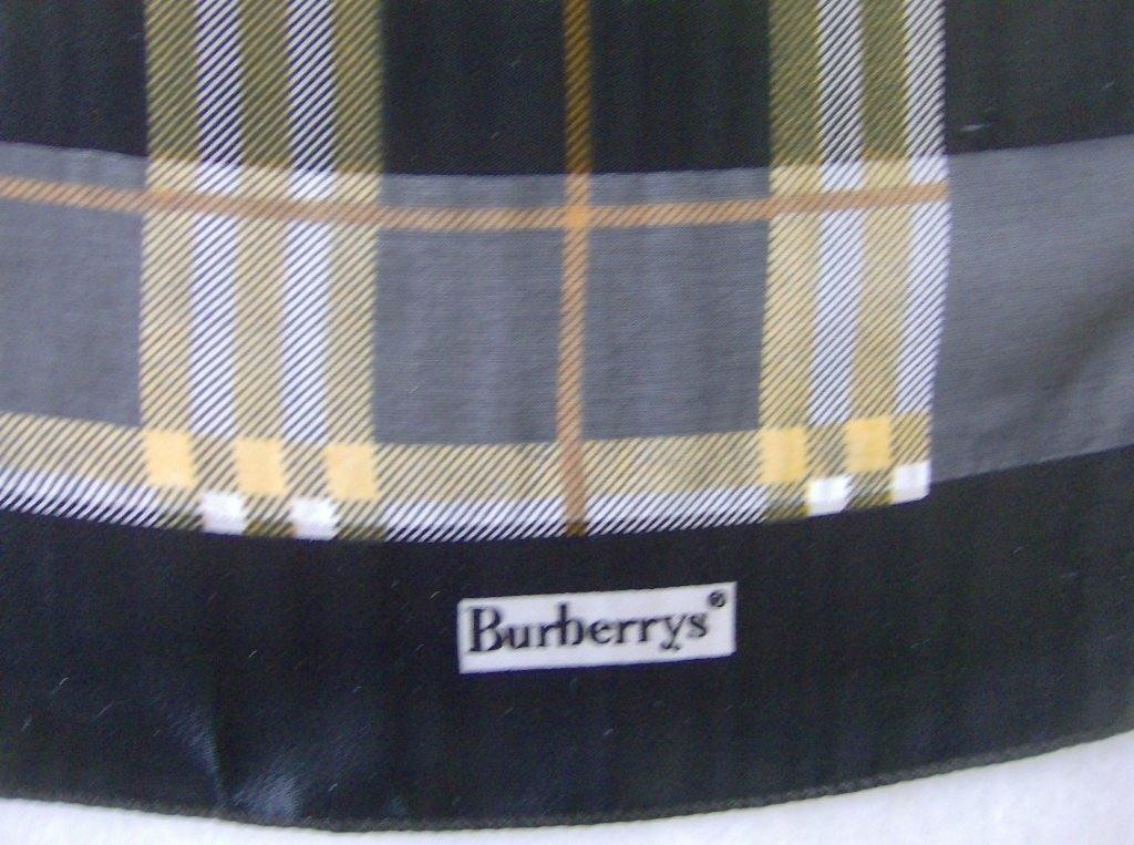 Sjaal Burberrys - 100 cm x 100 cm, Kleding | Dames, Mutsen, Sjaals en Handschoenen, Ophalen of Verzenden, Sjaal