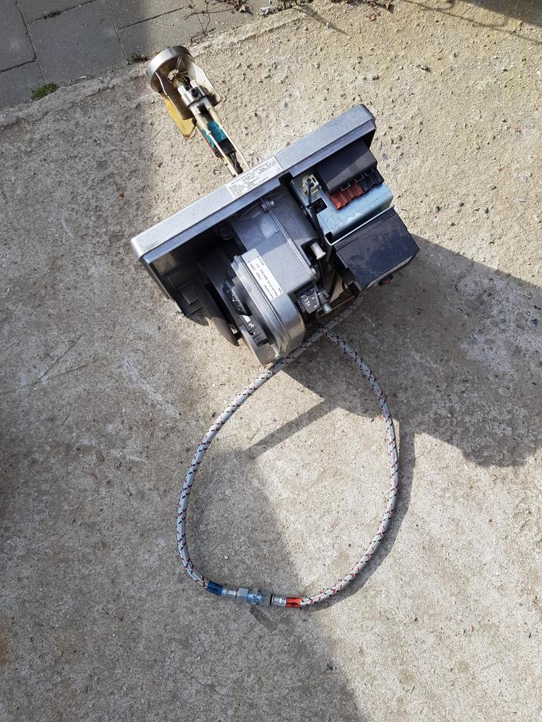 Mazoutbrander, Ophalen