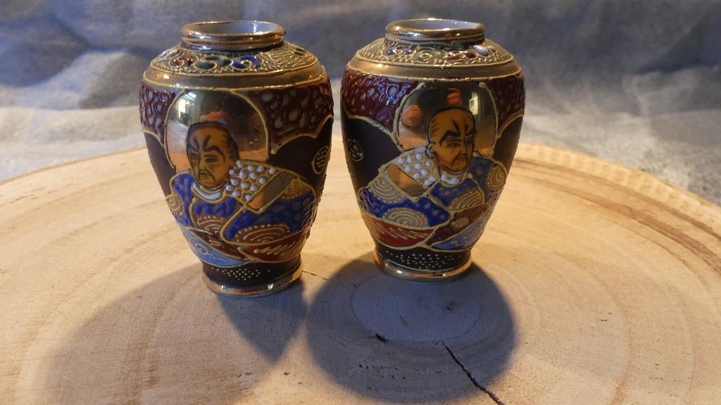 Miniatuur Satsuma vaasjes, Ophalen