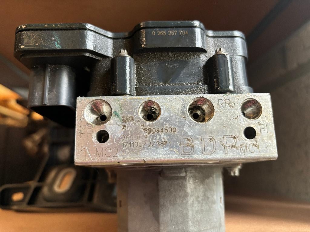 BOITIER ABS OPEL CORSA E, Auto-onderdelen, Remmen en Aandrijving, Opel, Gebruikt, Ophalen