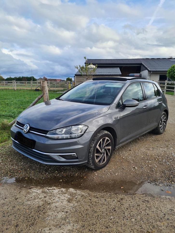 Volkswagen Golf -Avec toit panoramique et faible kilométrage, Autos, Volkswagen, Particulier, Golf, ABS, Caméra de recul, Phares directionnels