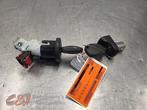 Serrure de contact + clé d'un Opel Vivaro, -, Opel, 3 mois de garantie, Utilisé
