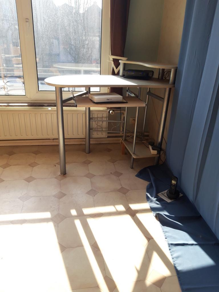 Bureau ordinateur, Maison & Meubles, Bureau d'ordinateur, Comme neuf, Enlèvement, Démontable