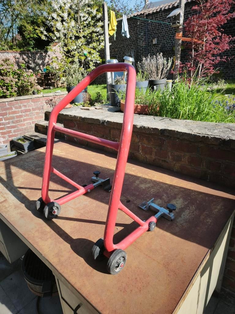 Béquille moto, Motos, Enlèvement