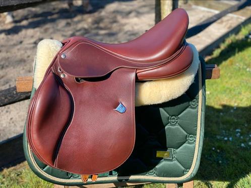 Bates Springzadel, als nieuw, Dieren en Toebehoren, Paarden en Pony's | Zadels, Zo goed als nieuw, Ophalen
