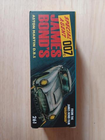 James Bond's Goldfinger Aston Martin DB5 beschikbaar voor biedingen