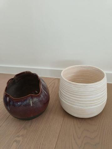 2 bloempotten beschikbaar voor biedingen