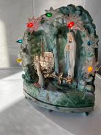 Grotje met Maria en Bernadette met verlichting, Antiek en Kunst, Antiek | Religieuze voorwerpen, Ophalen of Verzenden