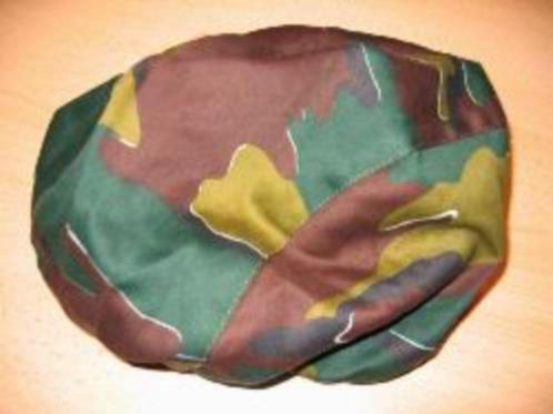 Helmcover gecamoufleerd, Verzamelen, Militaria | Algemeen, Landmacht, Overige typen, Ophalen of Verzenden