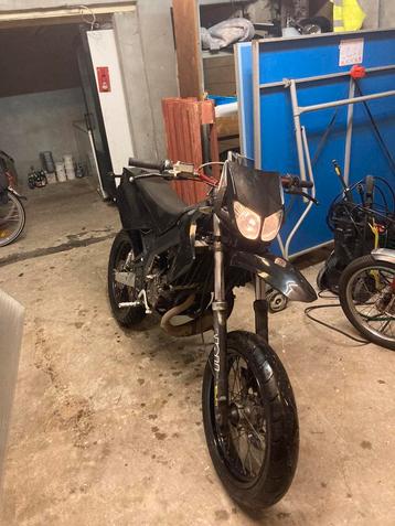 Derbi senda sm          beschikbaar voor biedingen