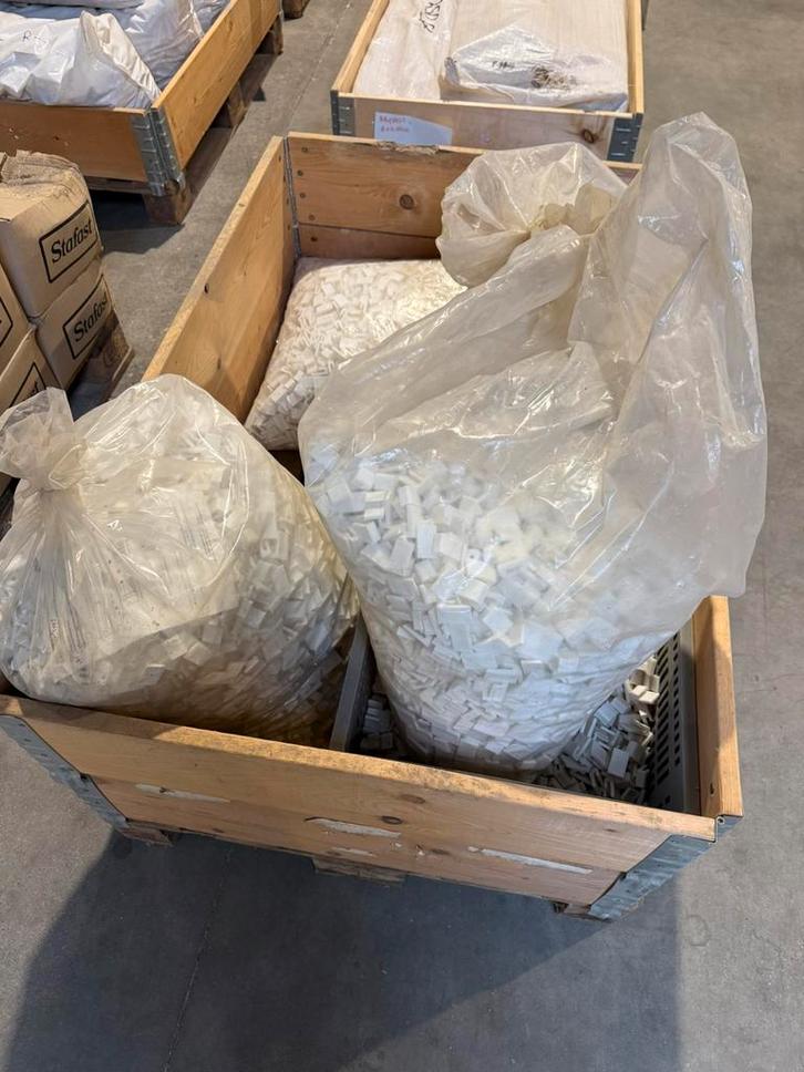 Groot lot drevels, inslagmoeren, clipsen en drevelstokken, Doe-het-zelf en Bouw, Overige Doe-Het-Zelf en Bouw, Ophalen