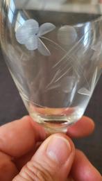 7 vintage glazen op voet, Enlèvement ou Envoi, Comme neuf