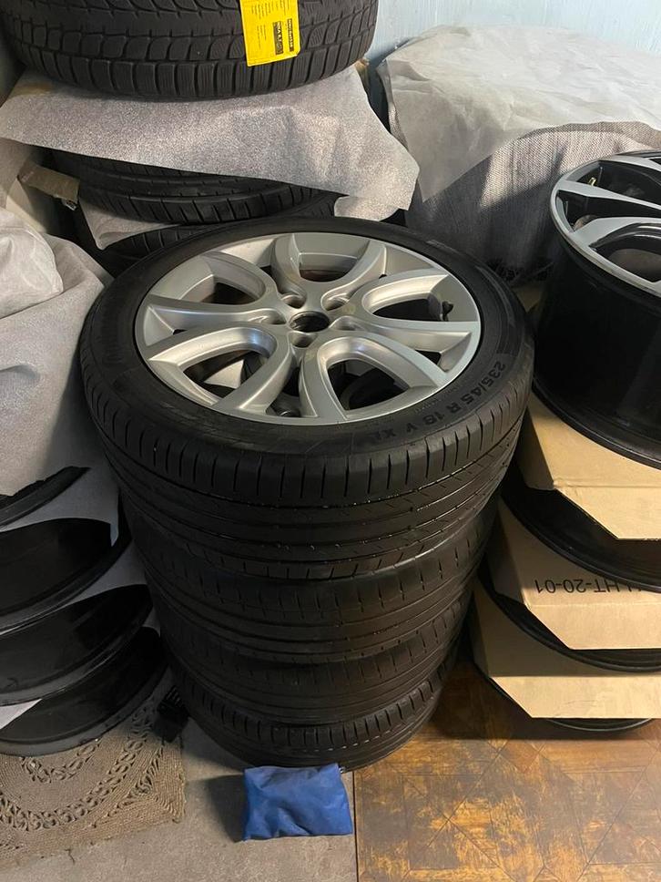 Velgen met banden 235/45/18. Velgen/5x108 velgen/banden, Auto diversen, Autosport-onderdelen, Zo goed als nieuw, Ophalen