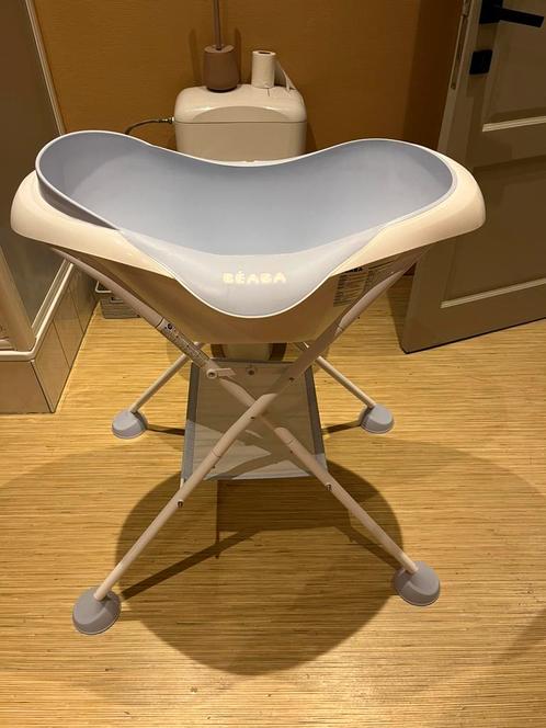 Béaba Camele’o babybad met standaard en accessoires, Kinderen en Baby's, Badjes en Verzorging, Gebruikt, Badje, Standaard, Ophalen