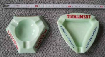 2 cendriers publicitaires en opaline verte beschikbaar voor biedingen