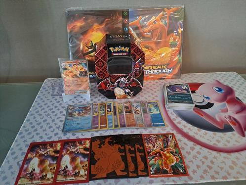 Collection de Pokémon Charizard, Hobby & Loisirs créatifs, Jeux de cartes à collectionner | Pokémon, Comme neuf, Enlèvement ou Envoi