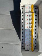 Disjoncteurs 25A 2P TECO, Doe-het-zelf en Bouw, Ophalen, Zo goed als nieuw