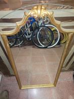 Beau miroir classique, Enlèvement