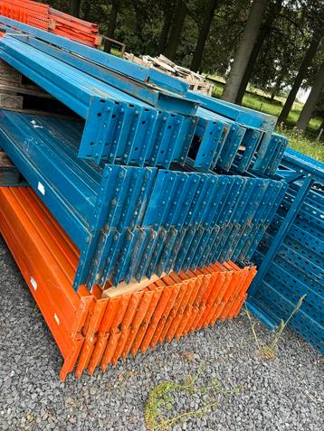 Tres gros lot de rack a palettes beschikbaar voor biedingen