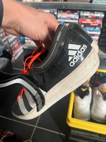 Adidas kogelstoot schoen beschikbaar voor biedingen