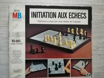 JEU MB INITIATION AUX ECHECS (de 10 à 80 ans), Hobby & Loisirs créatifs, Jeux de société | Jeux de plateau, Envoi
