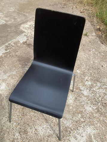 6 moderne stoelen met chroom poten beschikbaar voor biedingen