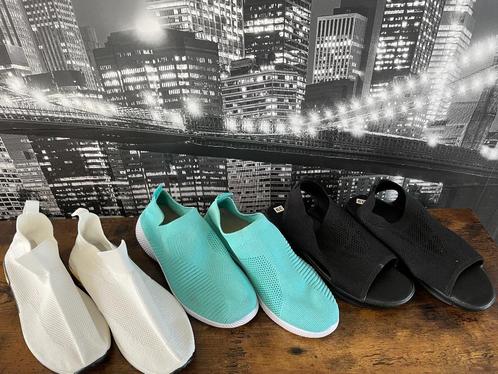 NIEUW - 2 paar schoenen - 1 paar gratis maat 39, Kleding | Dames, Schoenen, Nieuw, Instappers, Overige kleuren, Verzenden