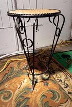 smeedwerken bijzettafeltje, Ophalen, Minder dan 45 cm, Metaal of Aluminium, Rond