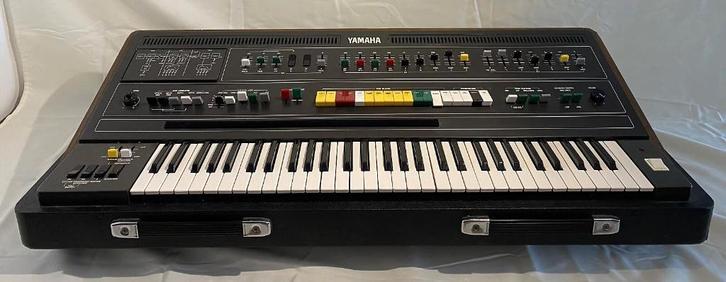 Analoge synthesizers, Musique & Instruments, Synthétiseurs, Comme neuf, 61 touches, Roland, Avec valise ou flightcase, Avec pied